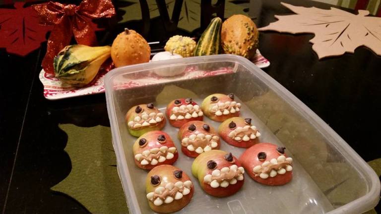 healthy_halloween_apple_snacks