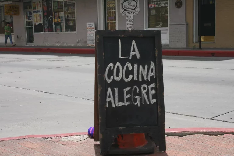 la-cocina-alegra-sign